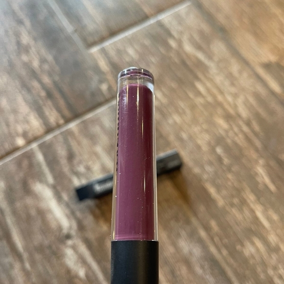 Be a bombshell cosmetic lip gloss color Devious - Picture 2 of 3